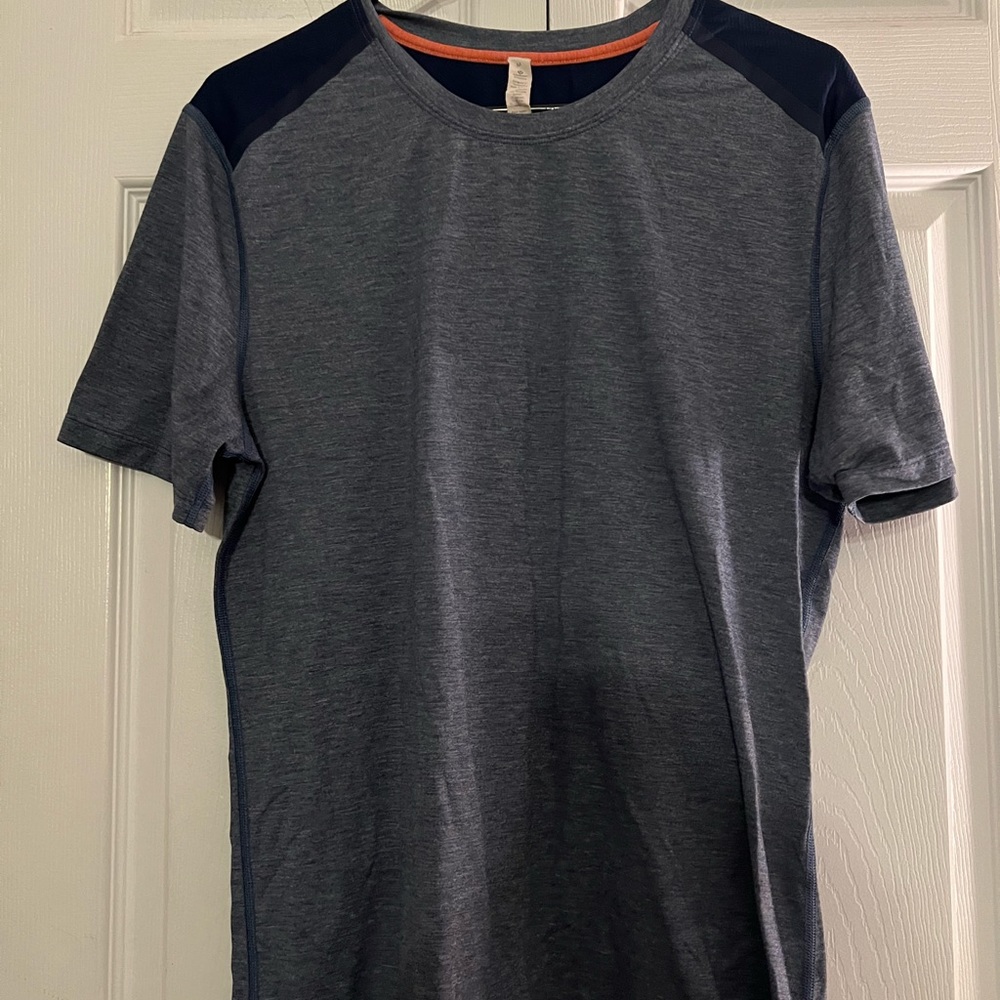Men’s Lululemon metal vent t shirt
